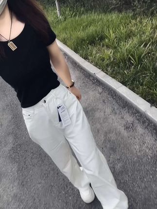 心这个东西,给对了人就是无价,给错了人,一文不值。没有谁配不上谁,两块钱的盐,都可以配上万的菜,上万的菜,没有盐也是淡而无味,他不懂珍惜,并不代表你不优秀,宁愿在自己的世界里孤独为王,也不要在别人的世界里卑微如蚁!#穿搭#夏季穿搭 #夏季新款