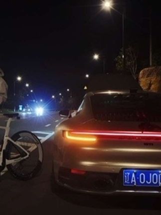 白天归顺工作,夜晚沉迷生活。#骑车#秋天
