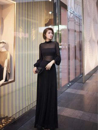 靠自己虽然很慢,但很稳 。这个世界从来不缺漂亮的女孩子,也没有人会一直为你着迷。所以你要独立,经济独立、思想独立、锦上添花的前提是 你是锦 #女人味 #气质穿搭 #显瘦穿搭 #又美又飒 #美出高级感