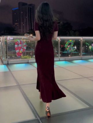 听姐的,不显身材的咱不穿 #身材管理打造s型身材 #美背杀 #鱼尾裙