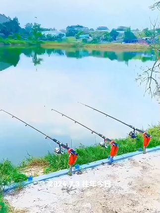爱生活,爱钓鱼新款海杆自动地插钓鱼提竿支架到了,弹簧抛竿支架,好用方便,钓鱼人的肤乐,只有钓友们懂#携带方便 。
