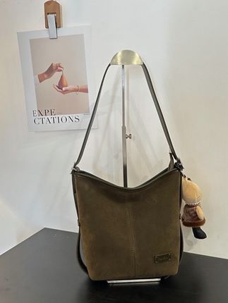 百搭单肩斜挎大容量水桶包#包包推荐 #女款小挎包 #单肩包 #斜挎包 #包包穿搭