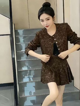 这款套装裙真好看#春秋新款 #高级感穿搭 #穿搭 #套装裙两件套