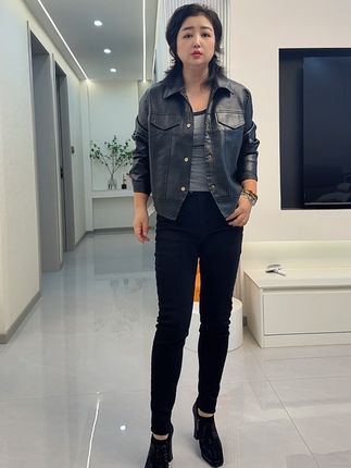 海宁复古上衣翻领港风机车秋冬新款皮衣女夹克外套A25-49