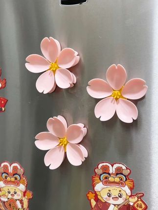 这款樱花辦磁吸密封夹设计的也太好看了,五个小夹子组成一朵樱花🌸,吸在冰箱上用起来特别方便。#樱花辦封口夹#磁吸 #封口夹 #居家好物