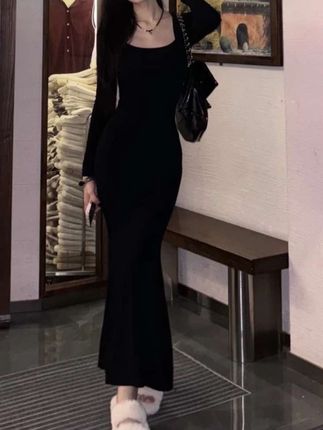 法式方领连衣裙气质高级感女装2025秋季爆款后妈鱼尾长裙#鱼尾裙 #气质连衣裙 #高级感穿搭 #法式穿搭 #显瘦连衣裙