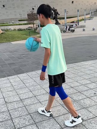 #上热门 #儿童护膝 #儿童运动护具 #篮球护具护膝 #儿童护腕