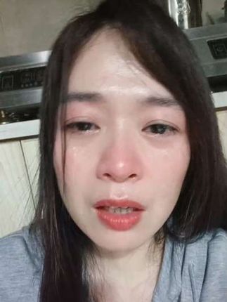 遭遇老公背叛后,报复的想法曾在我心里冒出来:也想当一回“小三”,去体验那种听着别人老公说情话、靠在别人老公怀里、跟着别人老公吃喝玩乐的日子。不用操心三餐四季,不用分担生活压力,不用焦虑孩子学习,那样的我,大概也能做到温柔体贴、善解人意。但心底的道德和教养一直拉着我:这种事缺德,绝不能做,一旦做了,父母会丢脸,孩子会被人戳脊梁,还会毁了另一个女人的生活。可我实在想不明白,他们怎么能如此狠心、毫无廉耻?背叛婚姻的人,不管是男是女,真的能有好下场吗?#真实的样子 #控制不住我自己 #痛苦的滋味 #背叛#情感共鸣