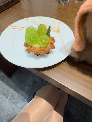 她的花言巧语让你着迷🥰 #ootd #氛围感 #wukuku