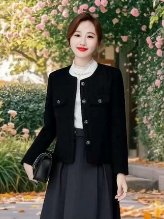 #气质女神范儿 #外套穿搭 #时尚洋气 #小香风外套 #秋冬新款