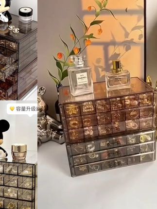这款收纳盒终于用上了,可以把所有的首饰都收纳起来,主要是方便拿取。#收纳整理 #梳妆台收纳 #实用省空间 #饰品收纳盒推荐 #精致女生的收纳好物盘点