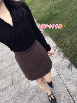 你嫁对了人,他在外面为你拼命,你嫁错了人,他在家里跟你拼命!我理解的幸福生活是:一个顾家的女人遇到了一个爱家的男人,你理解我的付出,我心疼你的不容易,这就是爱情最美的模样!#穿搭 #显瘦穿搭 #气质穿搭