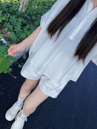 你还讨厌上物质的女人了 你有物质吗 物质的女人能看得上你吗.