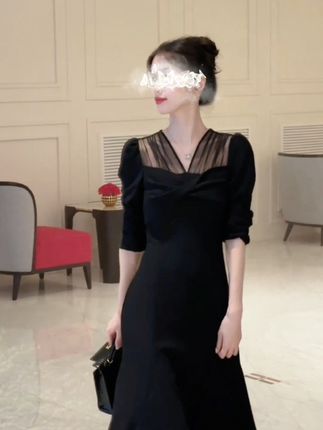 #秋季穿搭 #黑色连衣裙 #小众设计感 #高级穿搭 #显瘦长裙