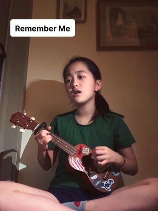 remember me… 虽然最后有一点小瑕疵😭#尤克里里 #弹唱 #迪士尼 #爱唱歌的小女孩 #我要上热门🔥 @DOU+小助手 @抖音创作小助手 @DOU+上热门