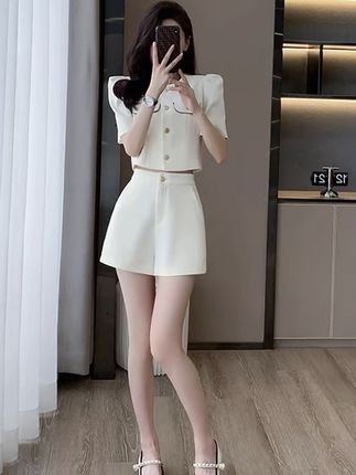 #夏季穿搭 #时尚女装 #气质穿搭 #小香风穿搭 #短袖短裤套装
