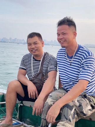 出海捕鱼 兄弟姐妹们 我是刀疤哥 感谢大家一直以来的支持 谢谢大家 点点关注吧 #渔民生活#渔民出海捕鱼