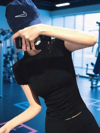 TEETKE 运动短袖✨ 瑜伽/健身/日常全能搭,显瘦又好看,夏日运动穿搭首选💪  ,轻松拿捏时尚与舒适,速来pick💖#健身运动穿搭 #自律即自由 #TEETKE运动短袖 #暴汗速净自有奥妙 #少吃瘦得快还是运动瘦得快