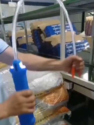 防水赶猪器新照明款 #赶猪器 #赶牛羊神器#赶猪棍棒鞭拍#防水防摔防折耐用#强电力待机长@赶猪神器