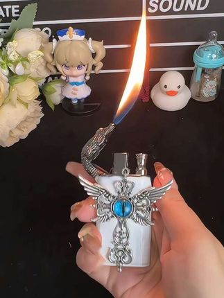 有被炫酷到啦#高级感 #克罗心 #打火机 #小众设计感 #情侣礼物 @DOU+小助手