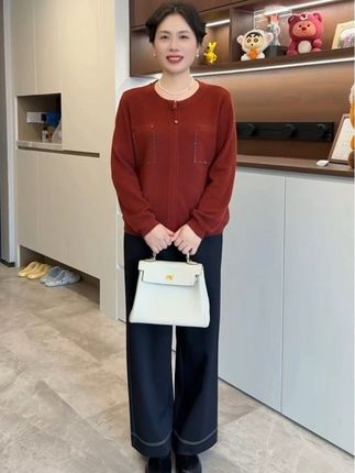 妈妈秋装针织打底小衫2025新款中老年女装端庄大气长袖上衣50多岁#舒适#高级#气质#时尚#洋气套装@DOU+小助手