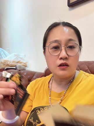 童年本色乌米制作黑金蟹香薄脆蛋黄肉松糯米锅巴休闲解馋儿时小吃#精选好物 #零食推荐