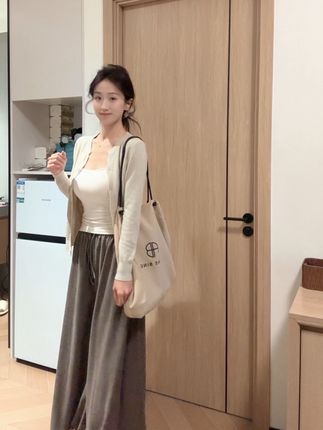 秋天的第一件针织衫#高级感穿搭 #秋冬内搭 #简约穿搭 #针织衫 #显瘦针织衫