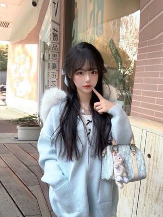 双拉链法式气质毛领连帽设计感女新款显瘦针织秋冬季外套#今日穿搭 #甜美风穿搭 #外套穿搭 #漂亮衣服 #温柔穿搭