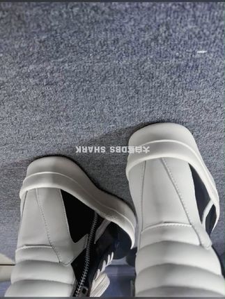 RO鞋子倒三角厚底高帮增高鞋奶香底美式高街风马丁靴潮流大钩子#马丁靴 #增高鞋 #时尚增高鞋 #厚底鞋 #美式厚底鞋