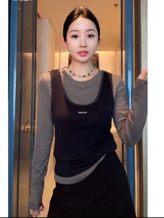 杨圣坤2025新品女士天丝羊毛混纺时尚百搭假两件长袖T恤 #早秋贵气感穿搭 #高级感穿搭 #谁穿谁好看 #显瘦穿搭 #气质穿搭