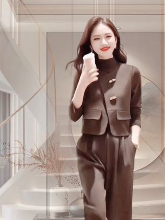 三件套小香风马甲毛呢时尚套装早春高级感复古加厚直筒阔腿裤#时尚妈妈装 #套裤套装 #秋冬新款 #显瘦显高显腿长 #新款分享