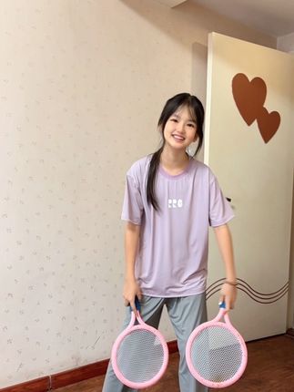 衣服和鞋子都换好了,又缠着我带她去打球#我的女孩👧🏻 #runrungo #夏季穿搭 #高品质童装 #面料柔软舒适