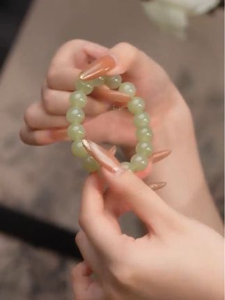 中秋国庆双节福利购喜欢和田玉手串,想要送人的家人们快来我的直播间吧#老凤祥 #中秋好礼抢先购 #玉石魅力 #手串 #送人送礼