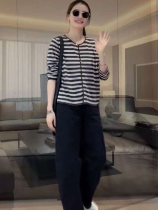 #每日穿搭 #简约时尚 #初秋搭配 #谁穿谁好看