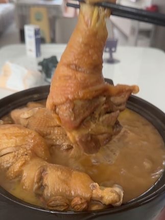 做我的宝贝,我来疼你,每天换着花样给你做吃的#在家做美食 #完美搭配 #新鲜出炉 黄焖大鸡腿#很好吃