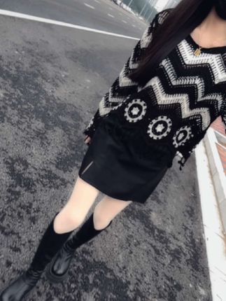 宁愿做一个难以相处的人,也不想再去讨好任何人,不管什么关系,只要你想陌生,我绝不挽留,我没有那么多的心眼,唯一处世之道,就是别人怎么待我,我就怎么待别人.#高级感穿搭 #显瘦穿搭 #早秋穿搭