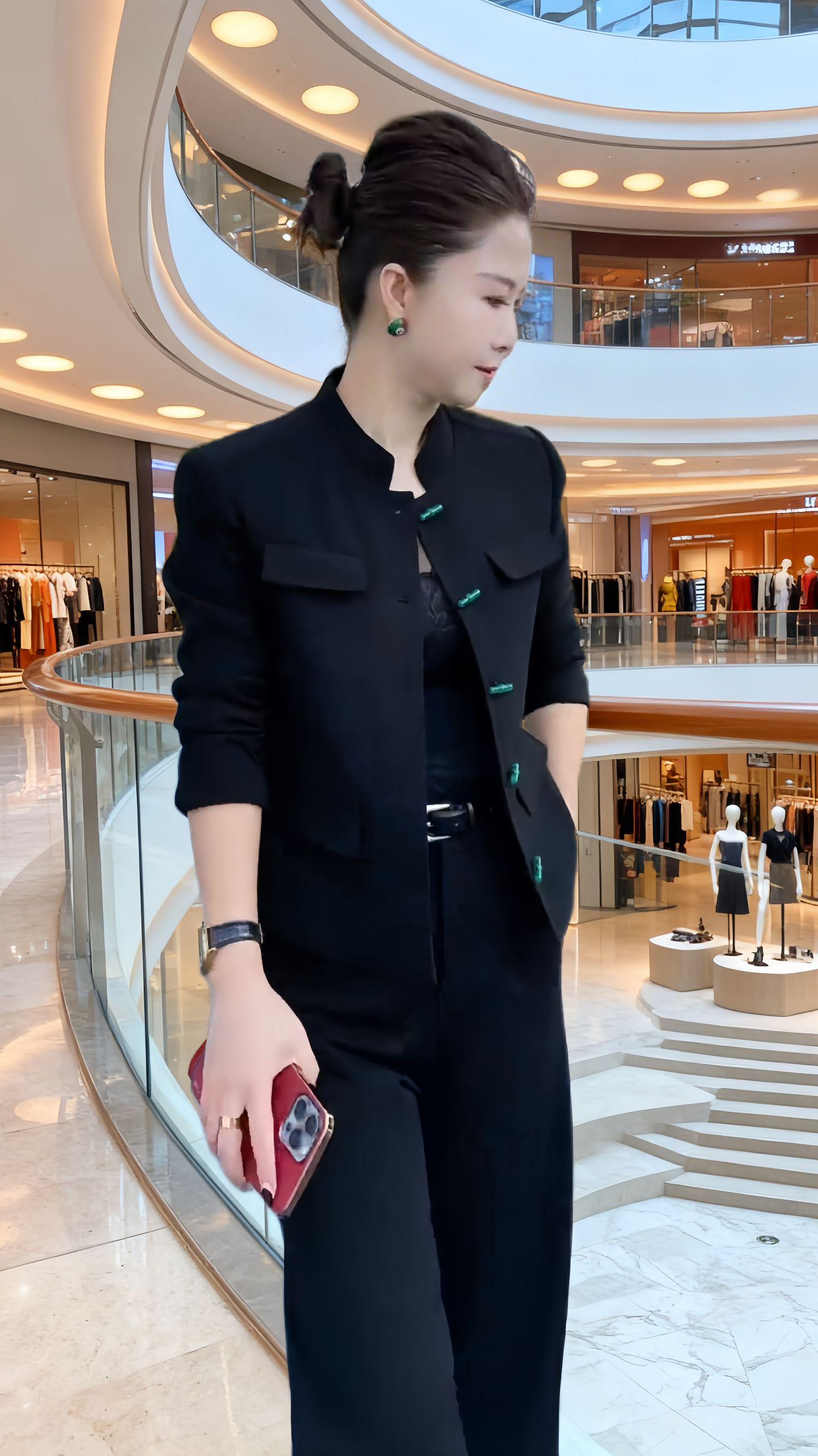 #秋季穿搭 #时尚气质套装 #显瘦显高显气质 #高级感穿搭 #女人一定要活成自己喜欢的样子