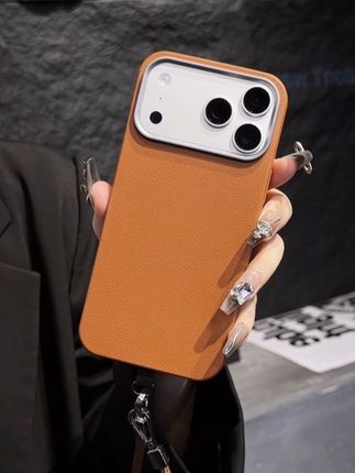 超适合秋冬的棕色皮质手机壳 #个性手机壳推荐 #ins简约 #iPhone #3c好物推荐 #挂绳手机壳推荐