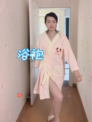 有了它、洗澡谁还用浴巾呀!糖果条绒面料柔软舒适、可穿可裹时尚又好看#强烈推荐 #浴袍 #可穿式浴巾 #超便宜超划算 #面料柔软舒适