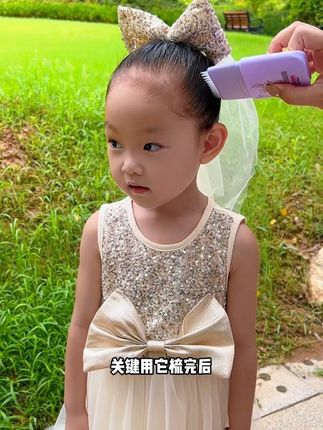 天气这么热,孩子头发糊在脸上真的特难受!碎发多的孩子你就用这个碎发整理膏,梳一梳头发服服帖帖#儿童碎发膏#碎发整理 #宝妈推荐 #儿童发型