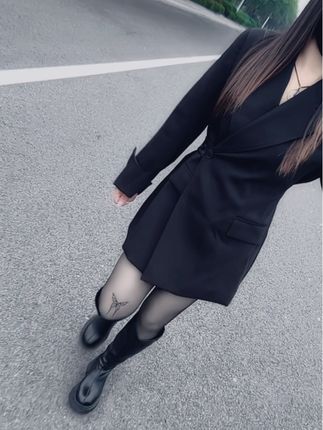 “女人就应该任性。不喜欢了就奶,胖了咱就减,喜欢咱就买,没钱咱就赚,有讨厌的人直接拉黑,人生这么短,哪有时间天天去悲伤#穿搭#秋季穿搭 #光腿神器