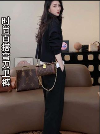 小乖逃休闲时尚针织黑色长裤松紧绳百搭亚历弯刀卫裤#弯刀裤 #显高显瘦显腿长 #百搭裤子 #穿出高级感 #深圳南油西西高端定制 @深圳南油西西高端定制