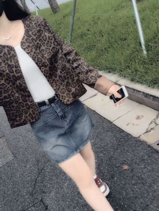 落井下石的都是自己人,见不得你好的都是身边人,荒地无人耕,良田有人争,嫌你穷的怕你富,恨你有的笑你无。”#秋季穿搭#简易穿搭#穿搭#豹纹外套