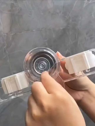 有了这个# 飞机造型拖把夹,吸在卫生间门后,家里的拖把扫把放上面收纳不占空间,拿取也方便#吸盘拖把夹#拖把扫把收纳#生活好帮手#好物推荐🔥 @巨量千川 @DOU+小助手