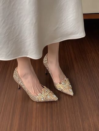 我超爱的婚鞋耶,上脚太美啦! #婚鞋 #美出高级感 #优雅气质 #好看又百搭
