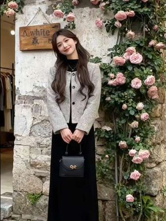 #在时装周看见东方美 #秋天的第一件流光单品必是披肩 #变美的捷径就是跟着博主学穿搭 #秋冬穿搭新鲜感在线 #小个子秋冬穿搭@DOU+上热门 @DOU+小助手