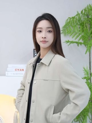 简约款适合追求低调内敛的你,印花款则助你展现独特个性 #海澜之家 #男装外套 #穿搭 #夹克