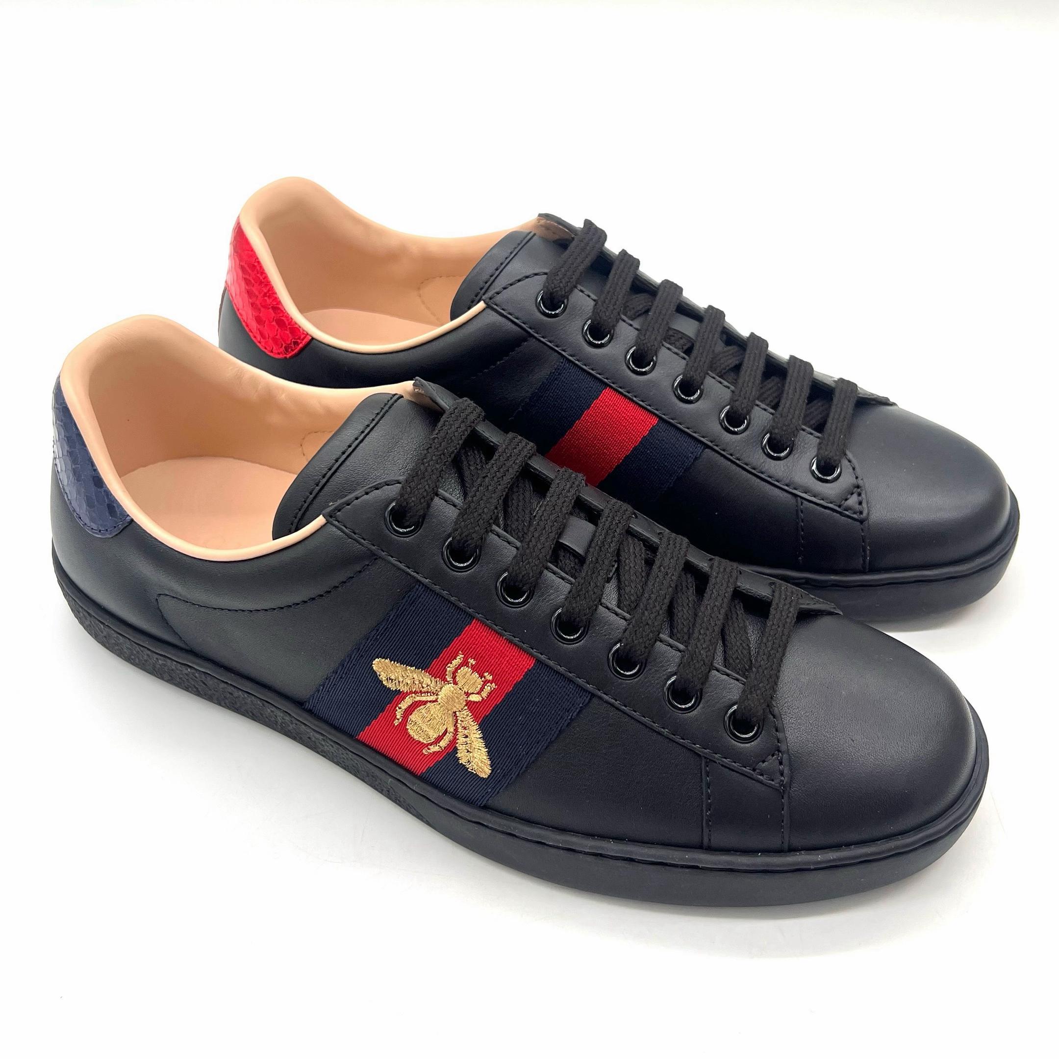 时尚圈的精致宠儿~古驰黑色皮面蜜蜂刺绣板鞋#好鞋推荐 #奢侈品#Gucci