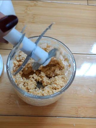 这个是充电款,打蒜泥,打辣椒,打肉给小孩做个馄饨,用这个打肉都是可以的哦,是荣事达大品牌的特别特别快,打个蒜泥一分钟都不用#跑船人