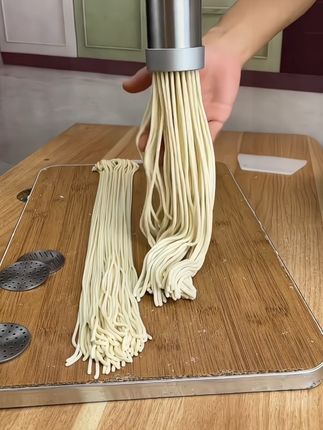 康佳电动面条机 经济实惠还方便 自己做的面条吃起来安全健康 爱吃面条的可别错过#面条机#面条#做面条#好物推荐🔥 #厨房好物